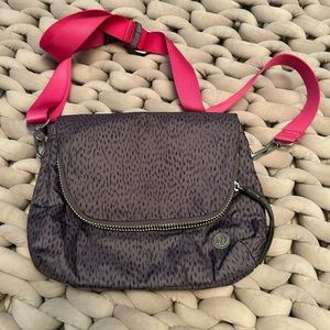 Lululemon crossbody festival bag
